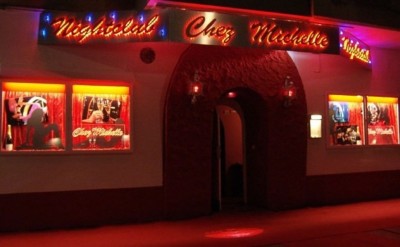 36_78_eingang-nachtclub-chez-michelle_thb_thb